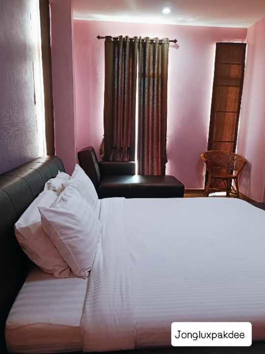 Jong Lux Pak Dee Bed & Breakfast Uttaradit Ngoại thất bức ảnh
