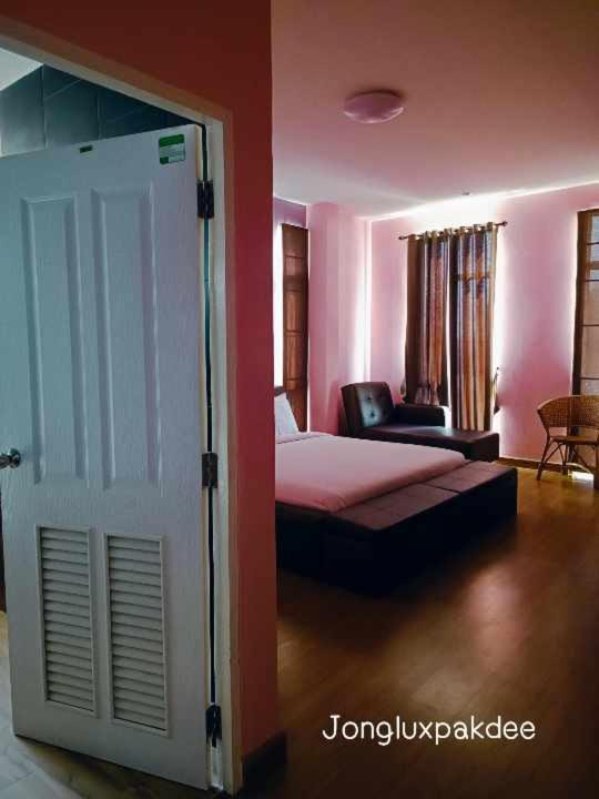 Jong Lux Pak Dee Bed & Breakfast Uttaradit Ngoại thất bức ảnh